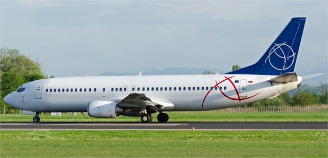Boeing_737-400(C).jpg