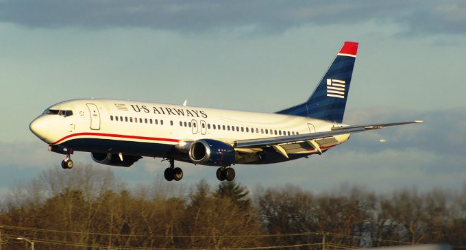 Boeing_737-400(B).jpg